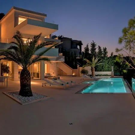 Exclusive Paterina Heated Pool, Gym, Sauna