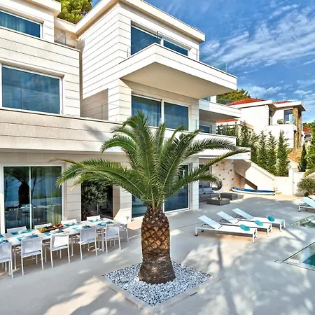 Exclusive Paterina Heated Pool, Gym, Sauna Villa