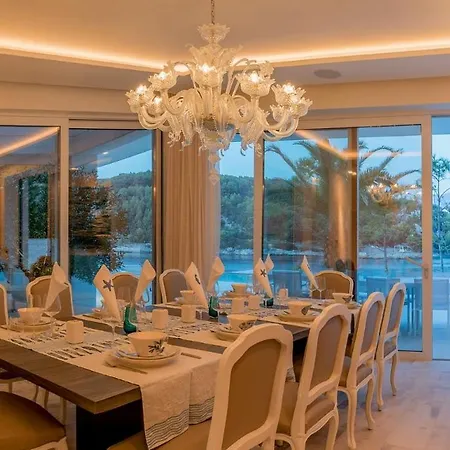 Exclusive Paterina Heated Pool, Gym, Sauna Villa