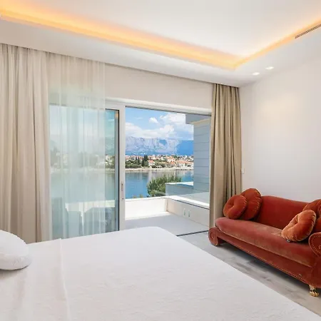 Exclusive Paterina Heated Pool, Gym, Sauna